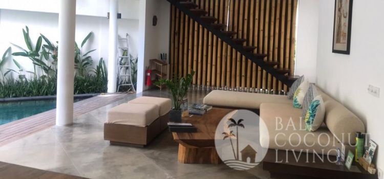 A Walking-To-The-Beach Villa for Sale in Seminyak