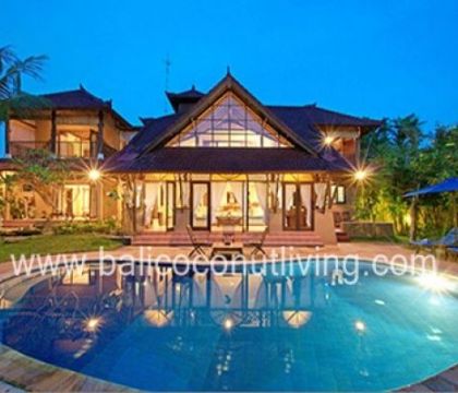 Golden Fish Villa