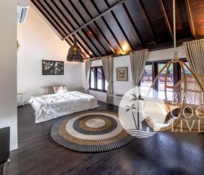Villa Mercury