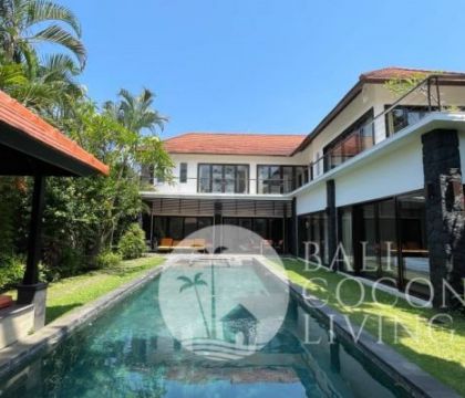 Villa Azriel