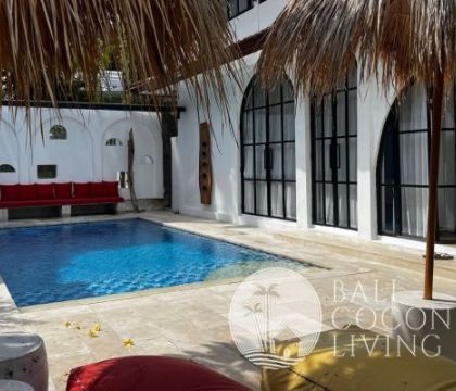 Villa Royal White