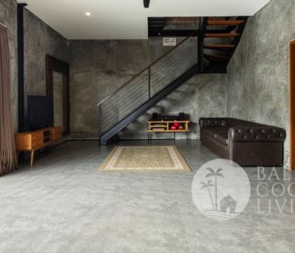 Villa Anomali