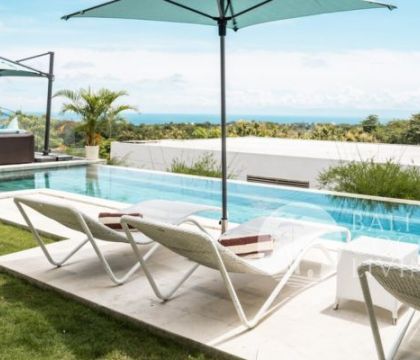 Villa Bee