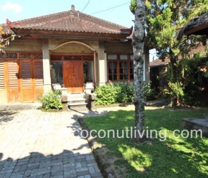 Villa Aprilia