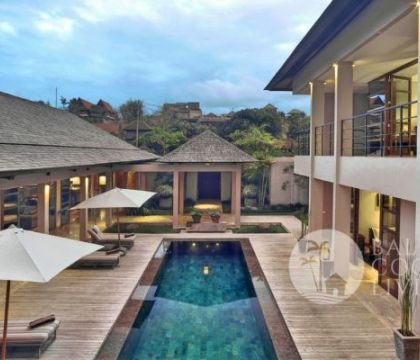 Bee Balm Villa
