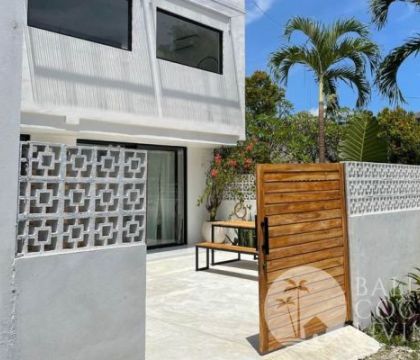 Macadamia House
