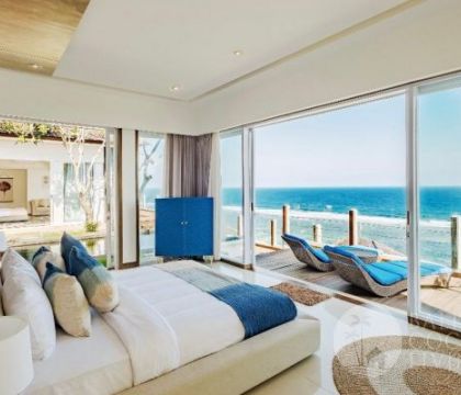 Villa Season