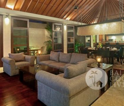 Bee Balm Villa