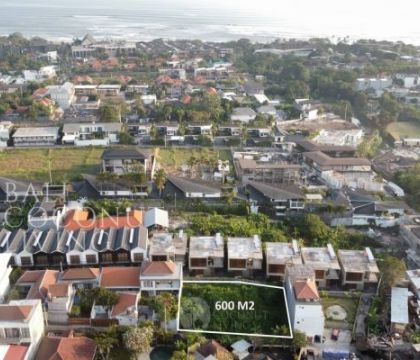 600 Sqm land, For sale