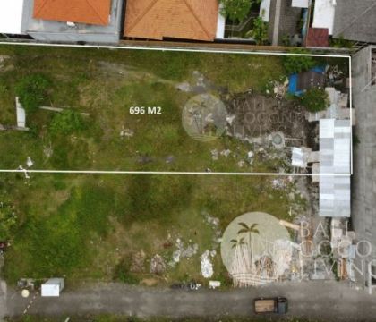 696 Sqm land, For sale