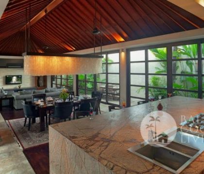 Bee Balm Villa